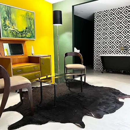 Grand Loft Proche Du Centre Avec Jardin Et Piscine Villa