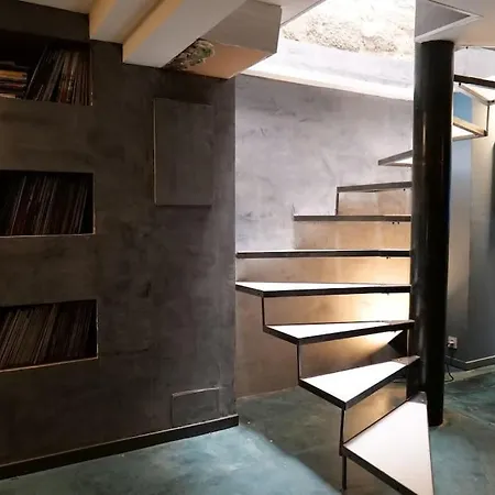 Grand Loft Proche Du Centre Avec Jardin Et Piscine