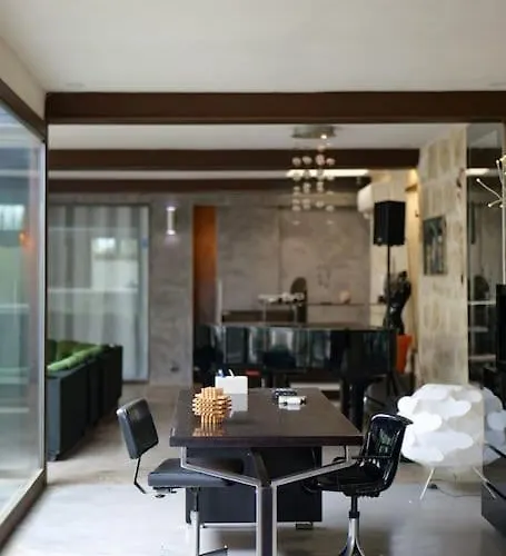 Grand Loft Proche Du Centre Avec Jardin Et Piscine Pézenas